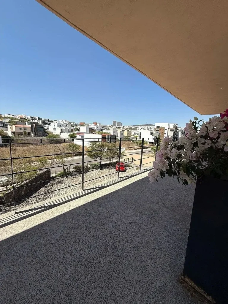 Departamento en Renta vista campo de Golf Zibatá Querétaro