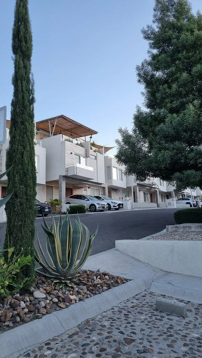 CASA EN VENTA CON ROOF EN ZIBATA, EL MARQUES, QUERETARO