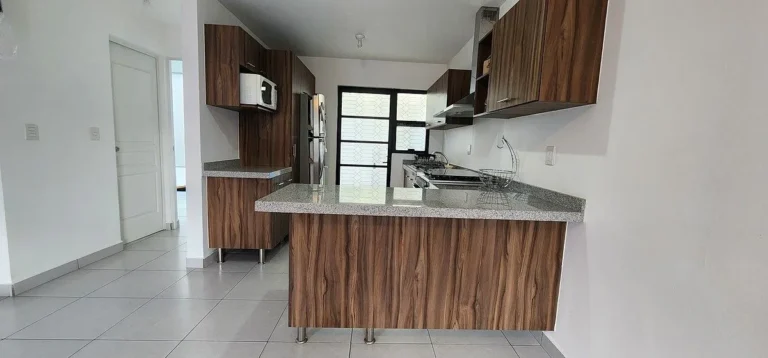 CASA EN RENTA CON RECAMARA EN PLANTA BAJA