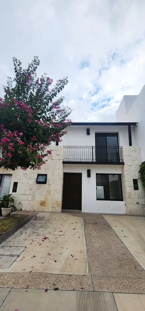 CASA EN VENTA EN TORRE DE PIEDRA EN EL REFUGIO