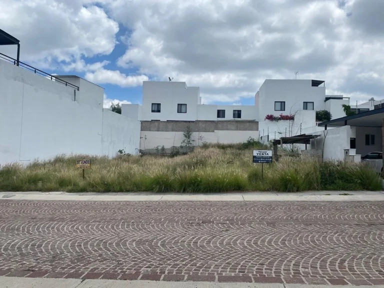 VENTA DE TERRENO EN CUMBRES DEL LAGO JURIQUILLA