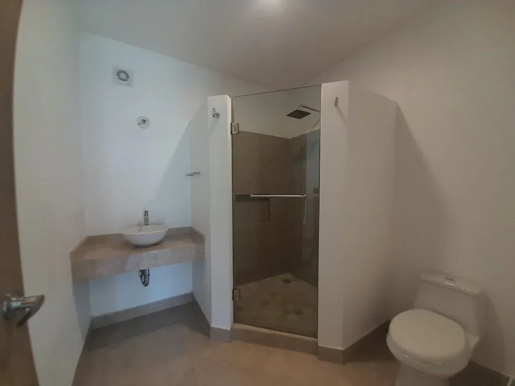 RENTA DE DEPARTAMENTO EN PB CON JARDÍN EXCEDENTE