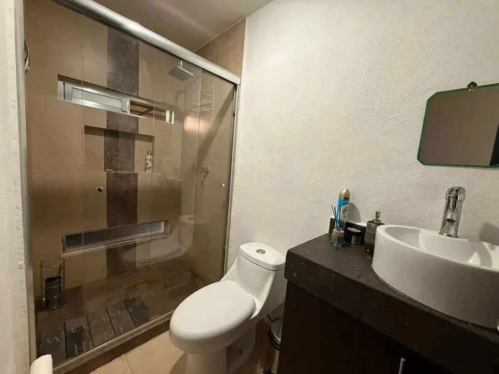 Casa en Venta o Renta – El Refugio con recámara en planta baja