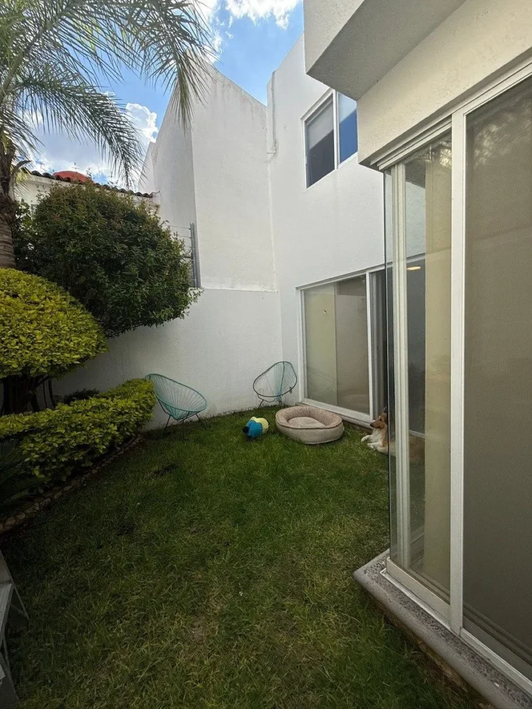 CASA DE AUTOR EN VENTA EN MILENIO III