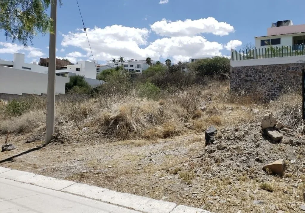 Terreno en venta en Real de Juriquilla, Querétaro – 301.92 m²