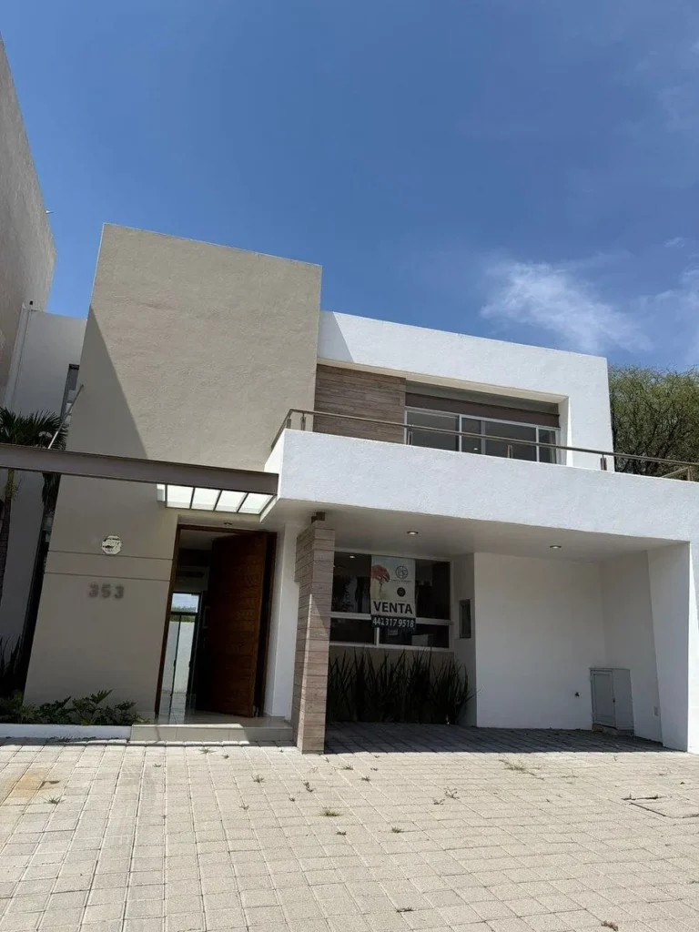 REDUCCION DE PRECIO ¡¡ VENDO CASA IMPECABLE !!! LOMAS DE JURIQUILLA
