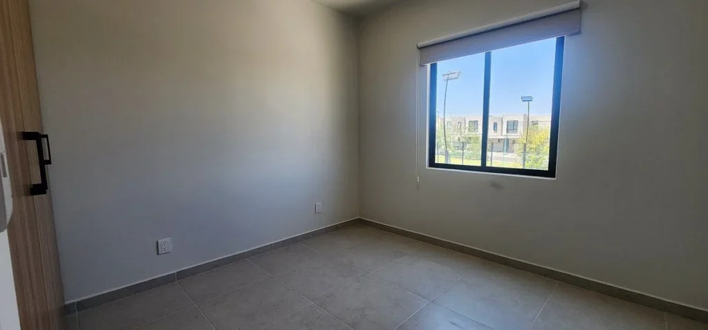 CASA EN ESQUINA NUEVA A ESTRENAR