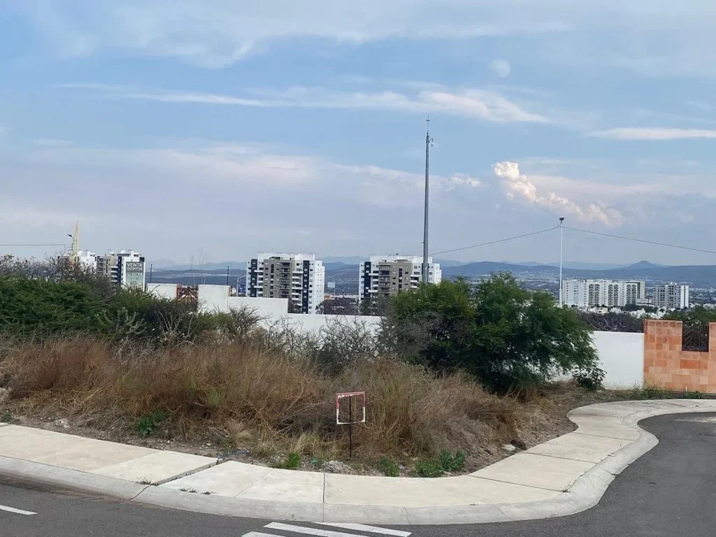 Terreno en esquina en Nuevo Refugio