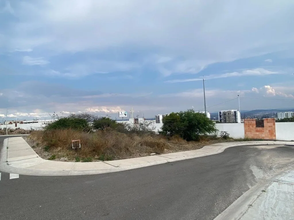 Terreno en esquina en Nuevo Refugio