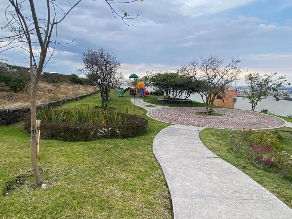 Terreno en esquina en Nuevo Refugio