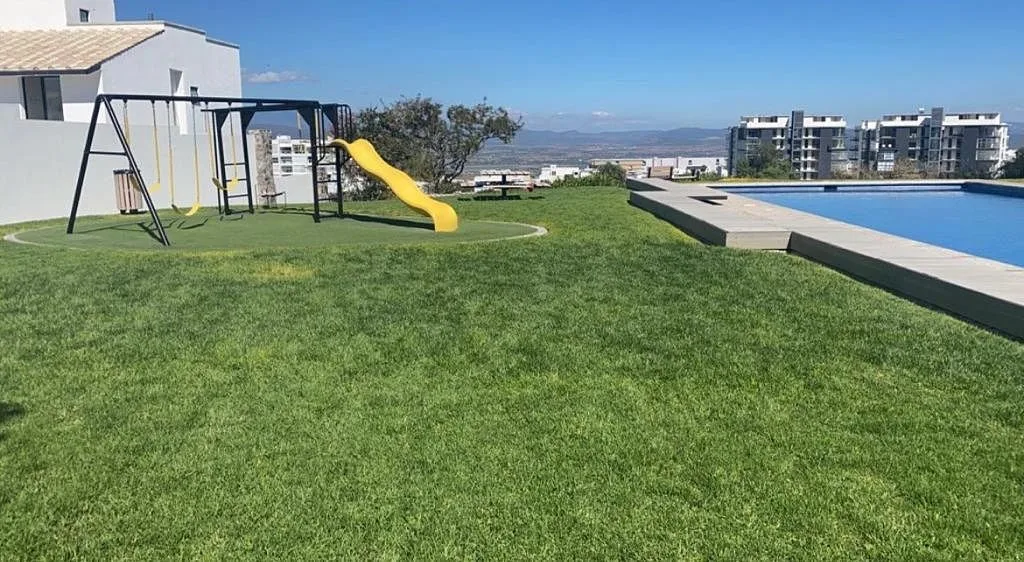 Renta de Casa en Zibatá con roof garden y jardin