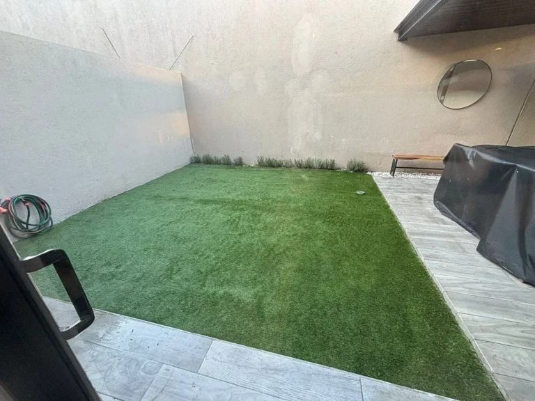 Casa frente al lago de Zákia