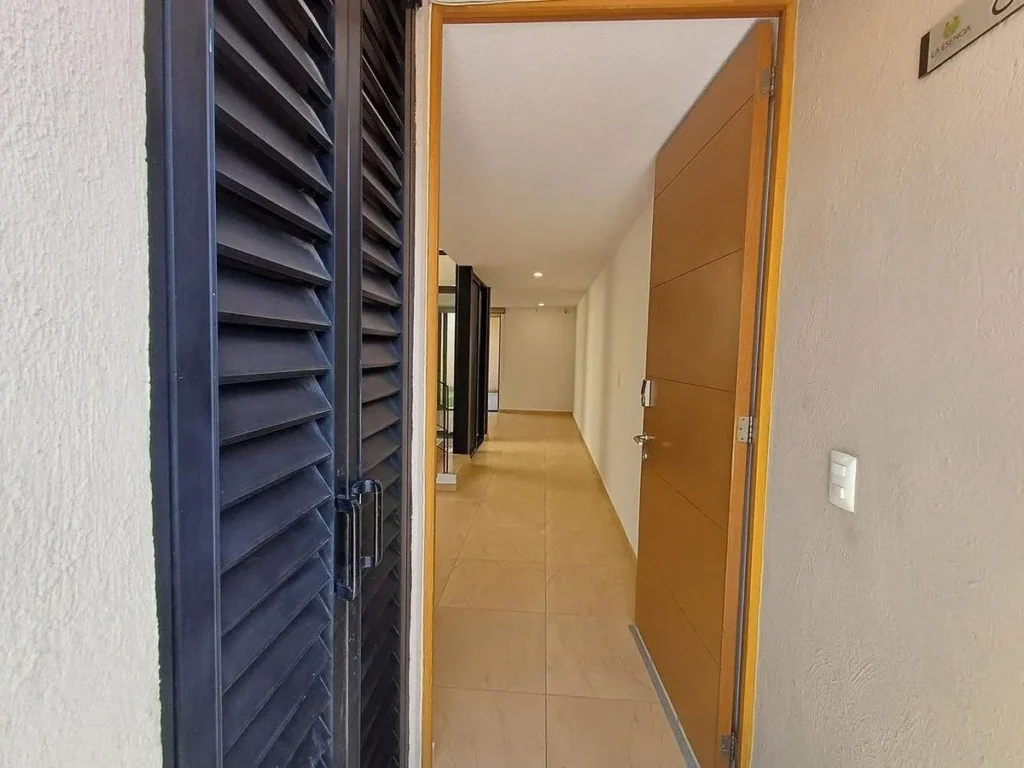 Casa frente al lago de Zákia