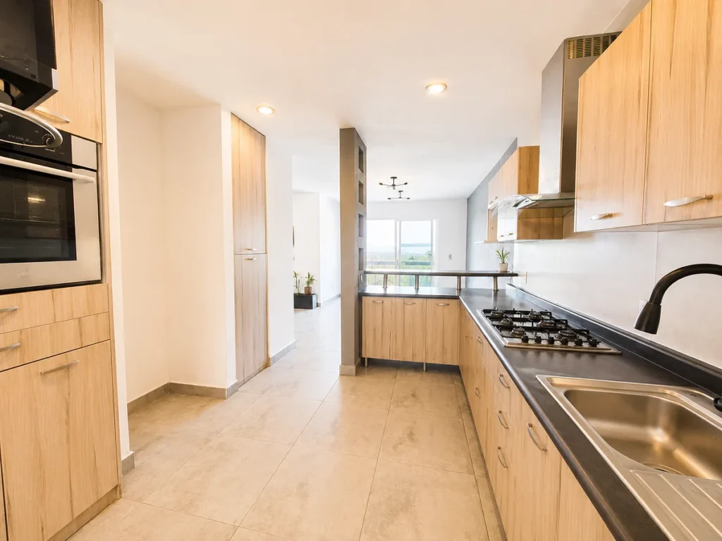 Casa en venta en Cumbres del Cimatario con Recámara en PB