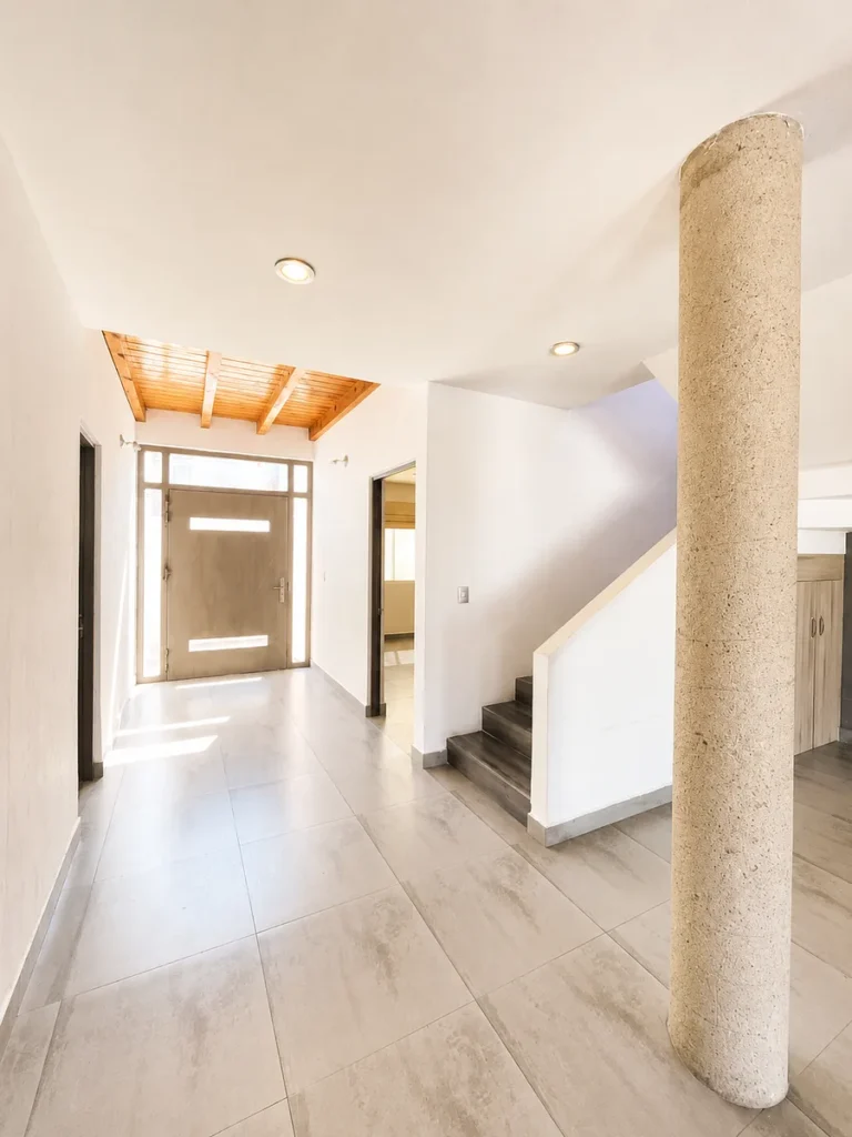 Casa en venta en Cumbres del Cimatario con Recámara en PB