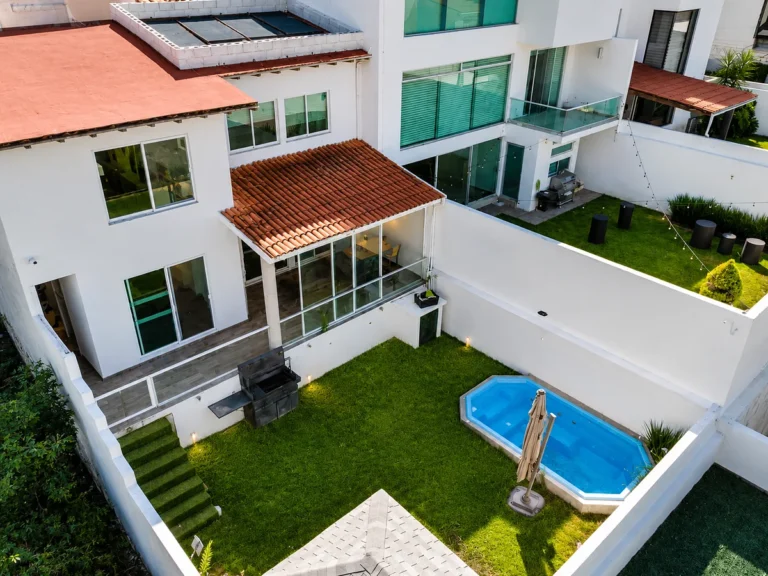 Casa en venta en Cumbres del Cimatario con Recámara en PB