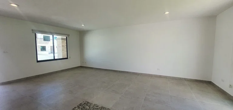 CASA EN RENTA EN LA VISTA, EXCELENTE UBICACIÓN A MINUTOS DEL REFUGIO