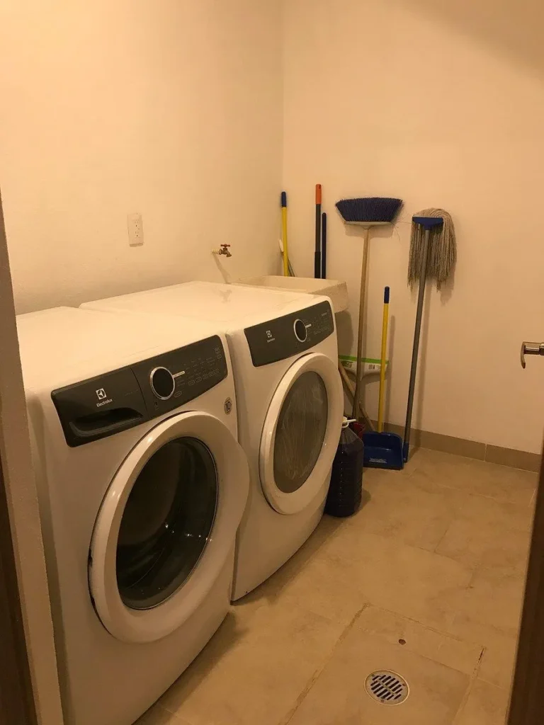SE RENTA CASA AMUEBLADA CON ROOF Y JARDIN EN SAMARE, ZIBATÁ