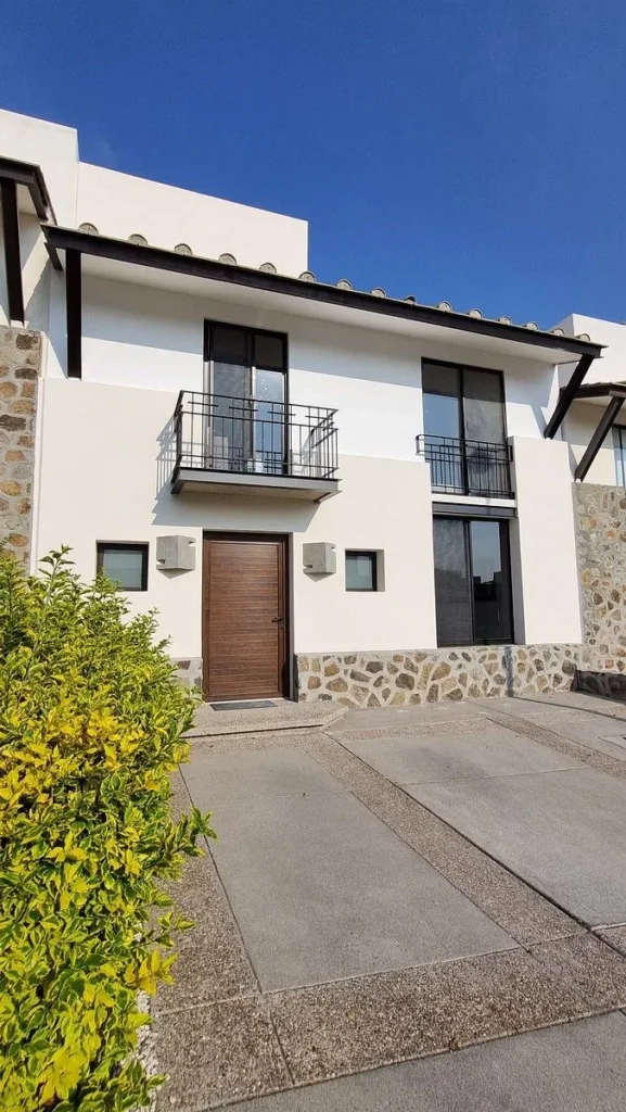SE RENTA CASA AMUEBLADA CON ROOF Y JARDIN EN SAMARE, ZIBATÁ